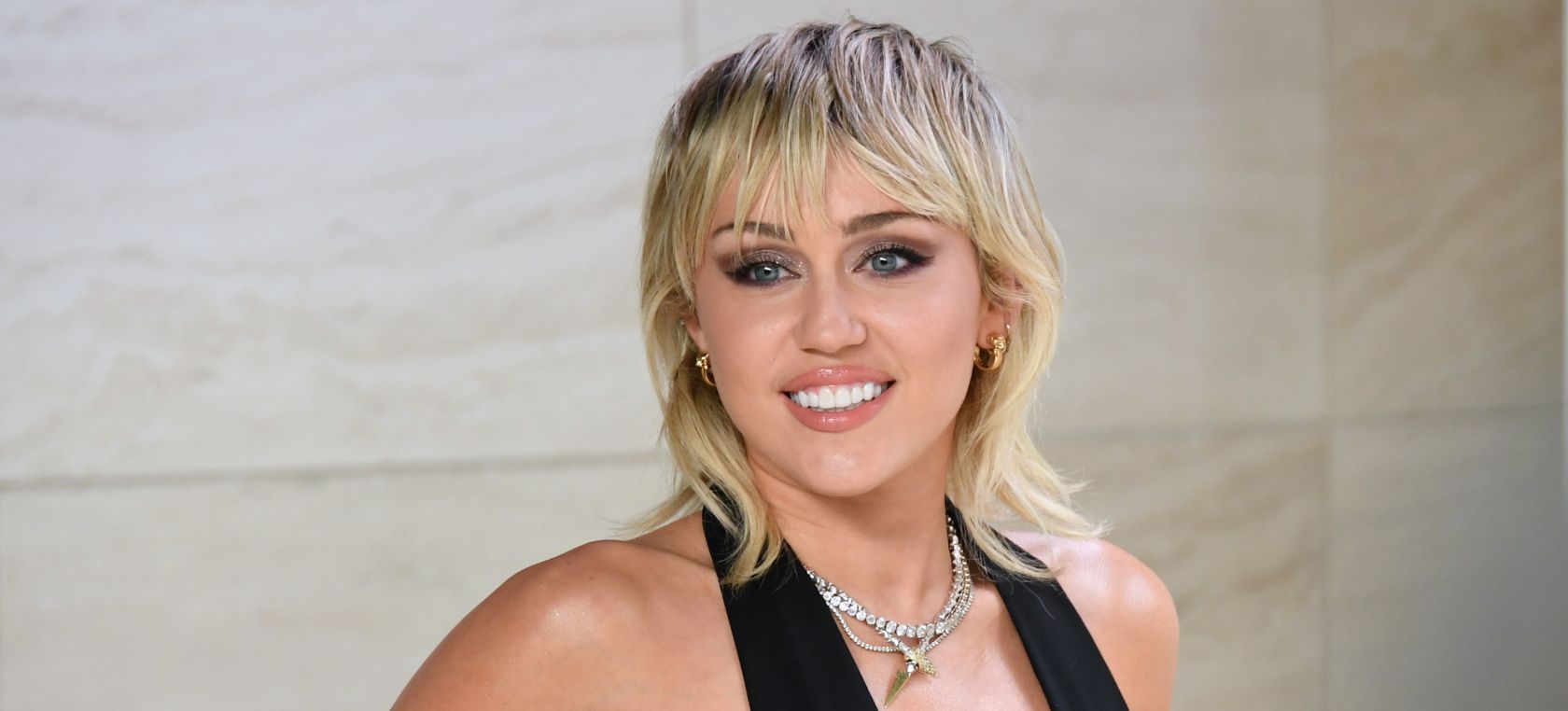 Miley Cyrus comparte un adelanto de su nueva canción Miley Cyrus comparte un adelanto de su nueva canción