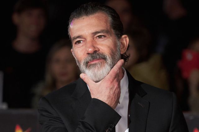 Las únicas 3 series en las que Antonio Banderas ha aceptado actuar Las únicas 3 series en las que Antonio Banderas ha aceptado actuar