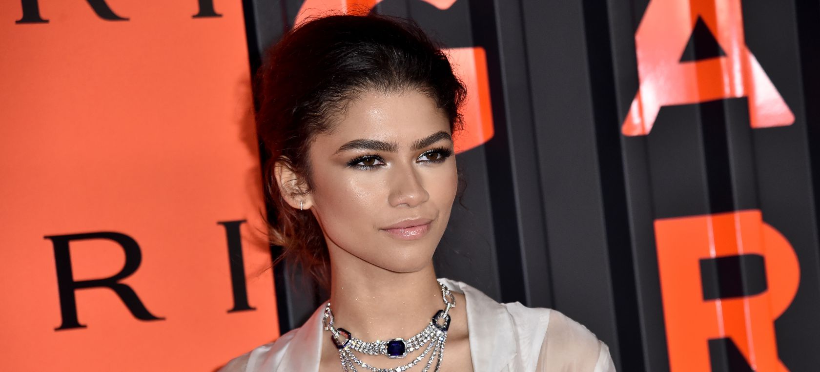 Zendaya revoluciona las redes sociales con su último peinado Zendaya revoluciona las redes sociales con su último peinado