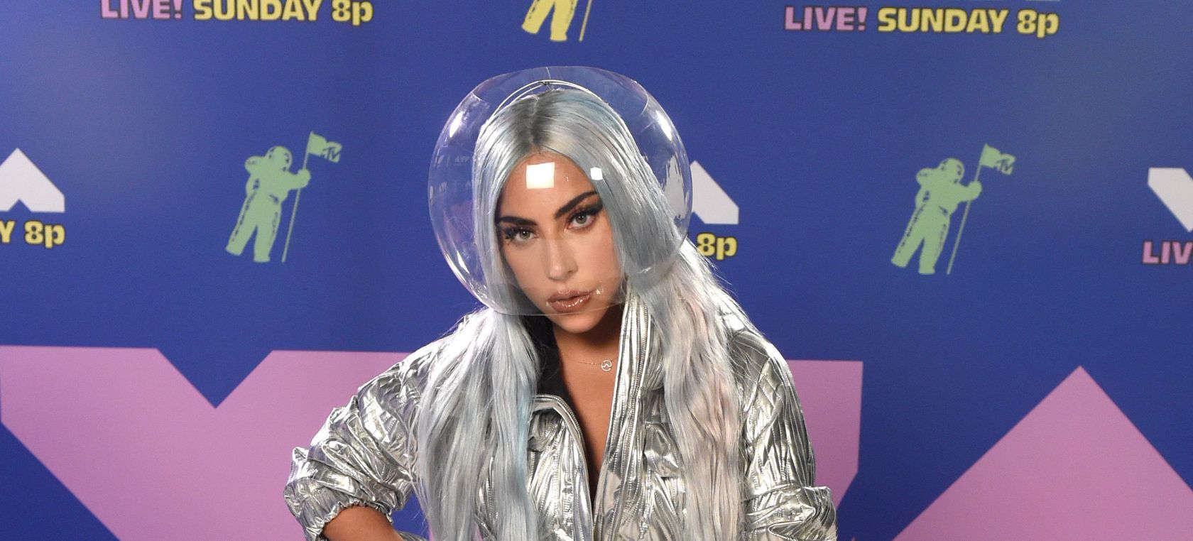 Lady Gaga confirma que ya ha grabado el videoclip de ‘911’ Lady Gaga confirma que ya ha grabado el videoclip de ‘911’