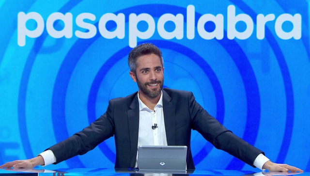 Roberto Leal comparte lo que su madre le escribe por WhatsApp cuando presenta ‘Pasapalabra’ Roberto Leal comparte lo que su madre le escribe por WhatsApp cuando presenta ‘Pasapalabra’