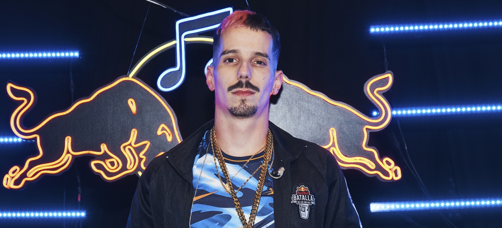 Skone se pone la capa y espada para Chuty y gana la Final Nacional Red Bull Batalla de los Gallos 2020 Skone se pone la capa y espada para Chuty y gana la Final Nacional Red Bull Batalla de los Gallos 2020