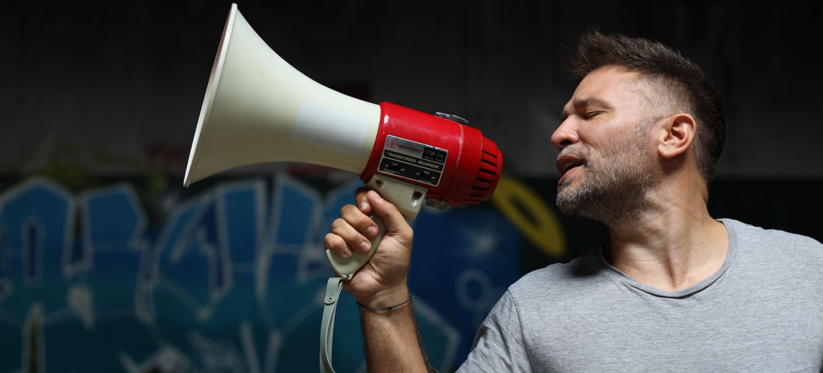 El Joan Rovira publica ‘Alerta Roja’, la seva nova cançó que és un cant al moment que viu el sector musical El Joan Rovira publica ‘Alerta Roja’, la seva nova cançó que és un cant al moment que viu el sector musical