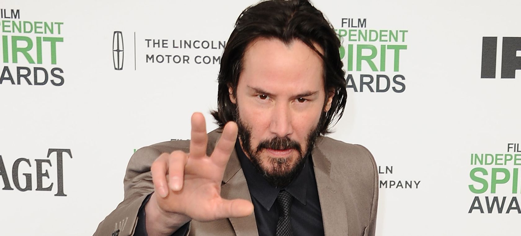 Keanu Reeves Matrix 4 nuevo look Keanu Reeves Matrix 4 nuevo look