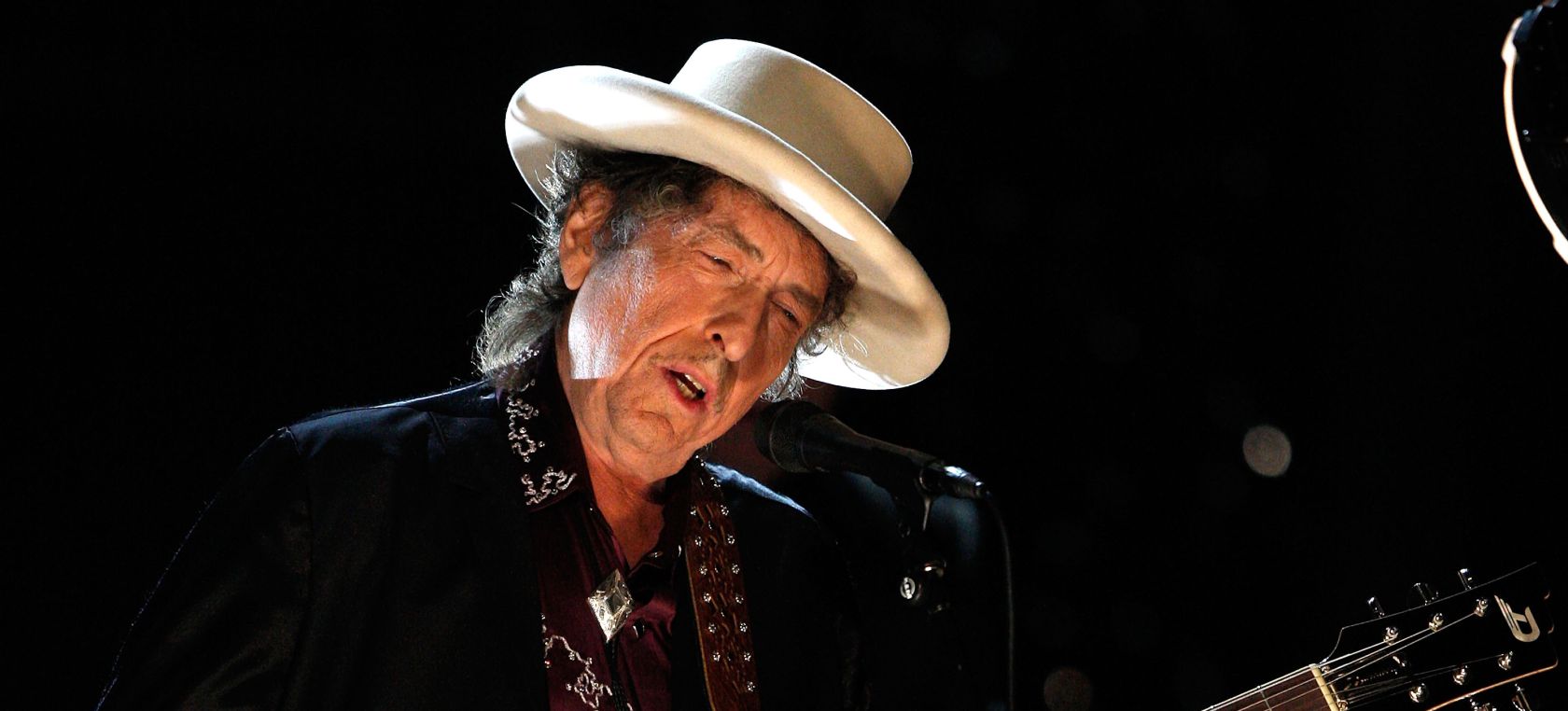 Sale a la luz la canción que Bob Dylan escribió para Barbra Streisand Sale a la luz la canción que Bob Dylan escribió para Barbra Streisand