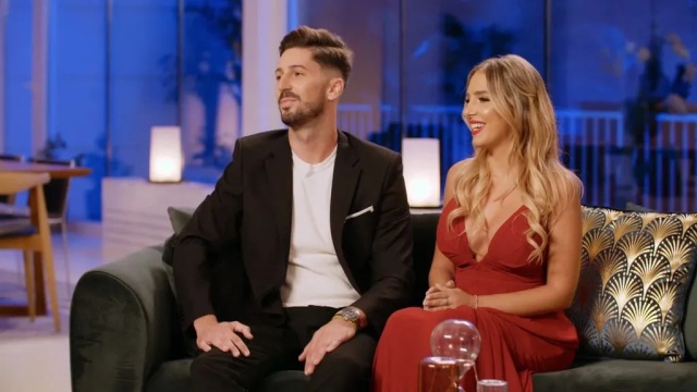 Lester (La isla de las tentaciones 2) sube por error una foto de su novia completamente desnuda Lester (La isla de las tentaciones 2) sube por error una foto de su novia completamente desnuda