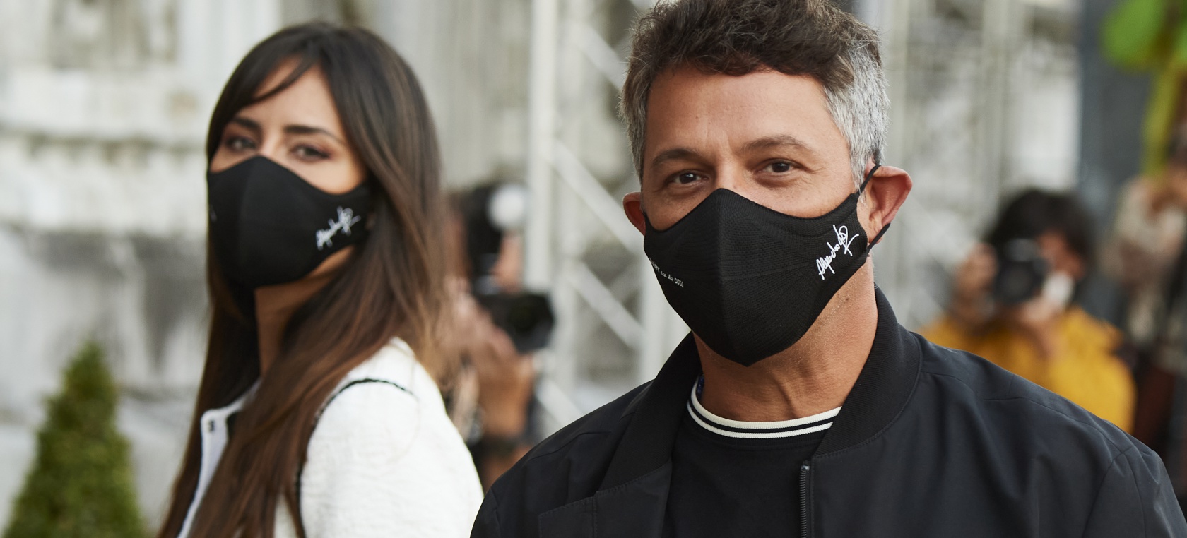 Alejandro Sanz dedica unas bonitas palabras a su novia Rachel Valdés y sus fans explotan de amor Alejandro Sanz dedica unas bonitas palabras a su novia Rachel Valdés y sus fans explotan de amor