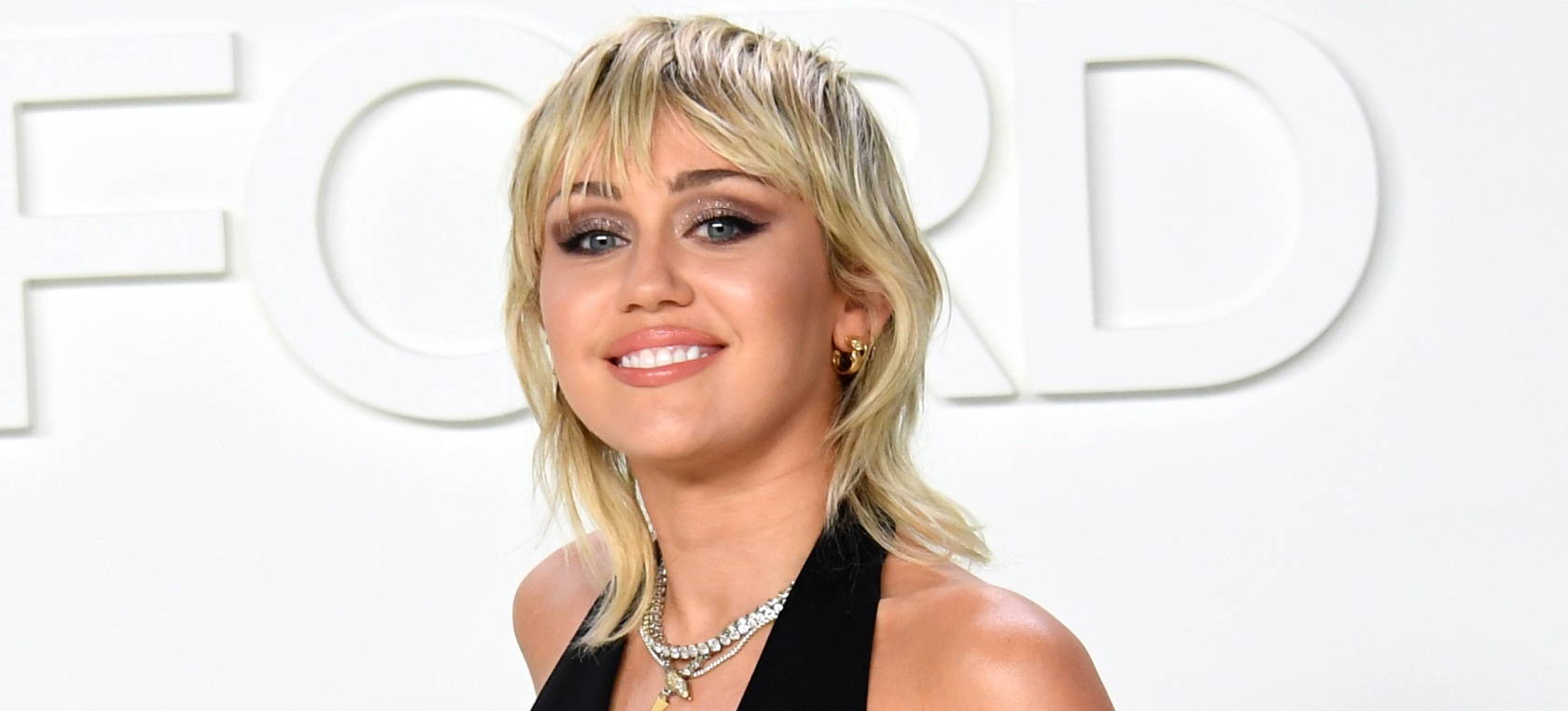 Miley Cyrus comparte las reacciones a su videoclip con Dua Lipa y confirmamos nuestras sospechas Miley Cyrus comparte las reacciones a su videoclip con Dua Lipa y confirmamos nuestras sospechas
