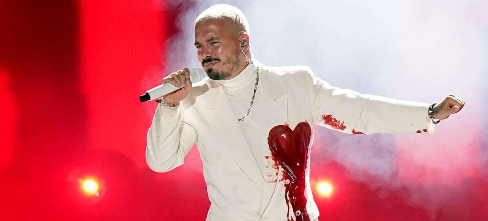 Así de emcionante sido la actuación de J Balvin en los Premios Grammy Latinos de 2020 con 'Rojo' Así de emcionante sido la actuación de J Balvin en los Premios Grammy Latinos de 2020 con 'Rojo'