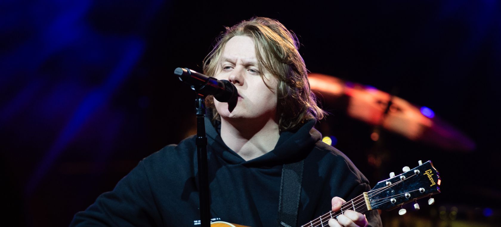 Lewis Capaldi canta en el McDonald's I'm Lovin' It Live este 2020 Lewis Capaldi canta en el McDonald's I'm Lovin' It Live este 2020