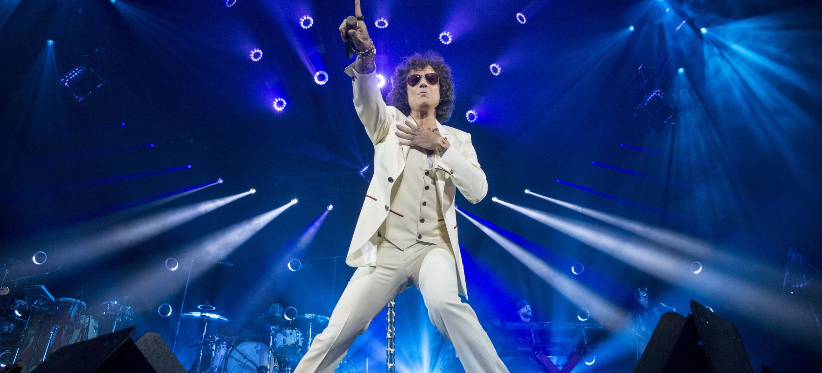 Bunbury: “Si Elvis Presley hubiera tocado el bajo, yo hubiera sido bajista” Bunbury: “Si Elvis Presley hubiera tocado el bajo, yo hubiera sido bajista”