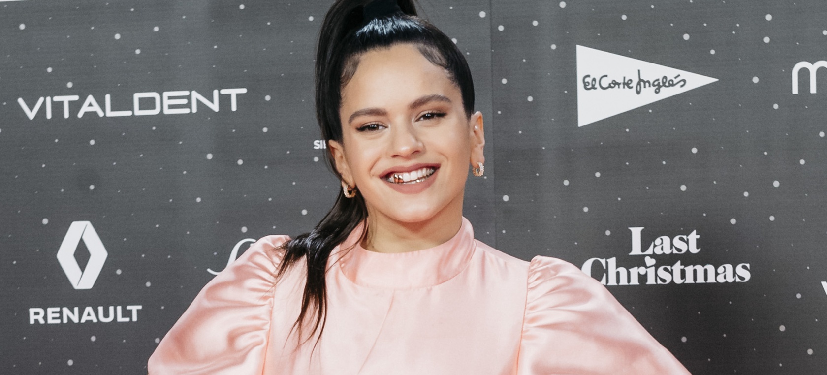 El detalle en la foto de Rosalía que ha puesto nerviosos a sus fans El detalle en la foto de Rosalía que ha puesto nerviosos a sus fans