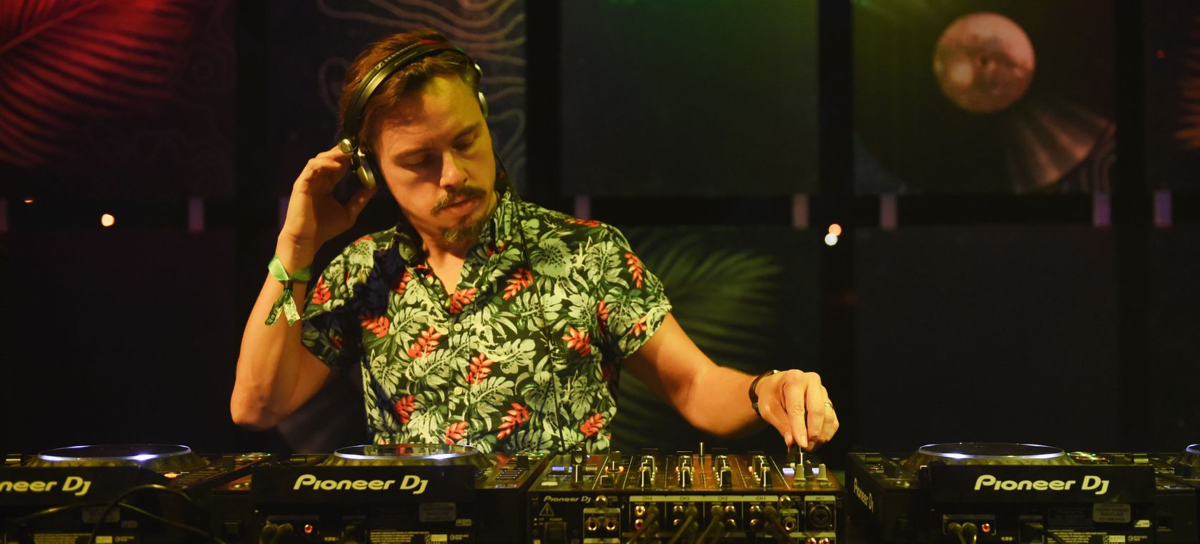 El último ‘hit’ dance, ‘Hypnotized’, de Purple Disco Machine, es candidato a entrar en lista esta semana El último ‘hit’ dance, ‘Hypnotized’, de Purple Disco Machine, es candidato a entrar en lista esta semana