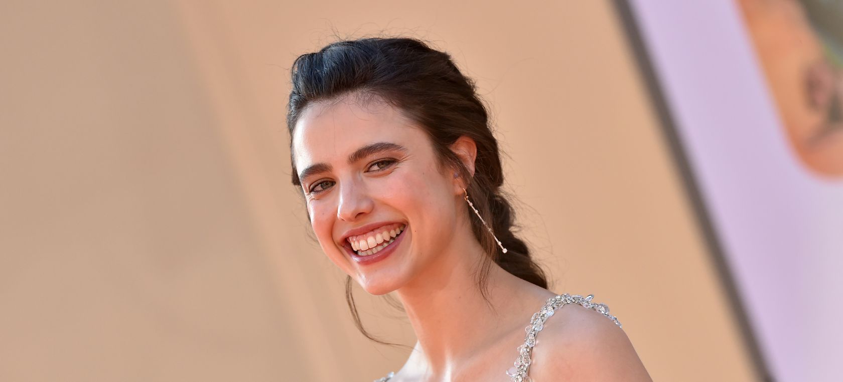 Shia LaBeouf y Margaret Qualley, cazados in fraganti Shia LaBeouf y Margaret Qualley, cazados in fraganti