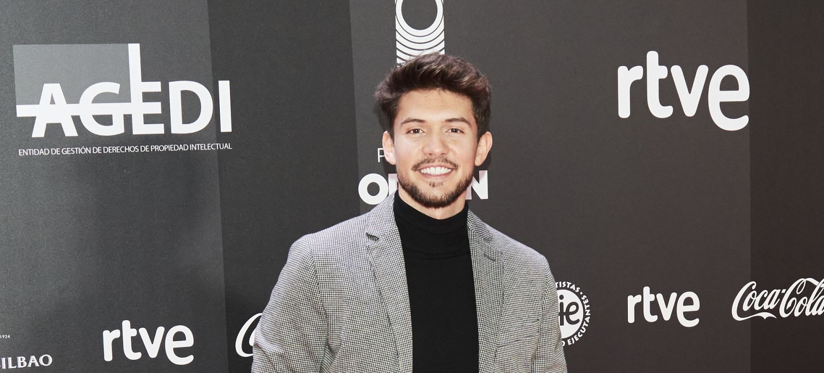 Carlos Right enseña la primera casa que se ha comprado en Barcelona Carlos Right enseña la primera casa que se ha comprado en Barcelona