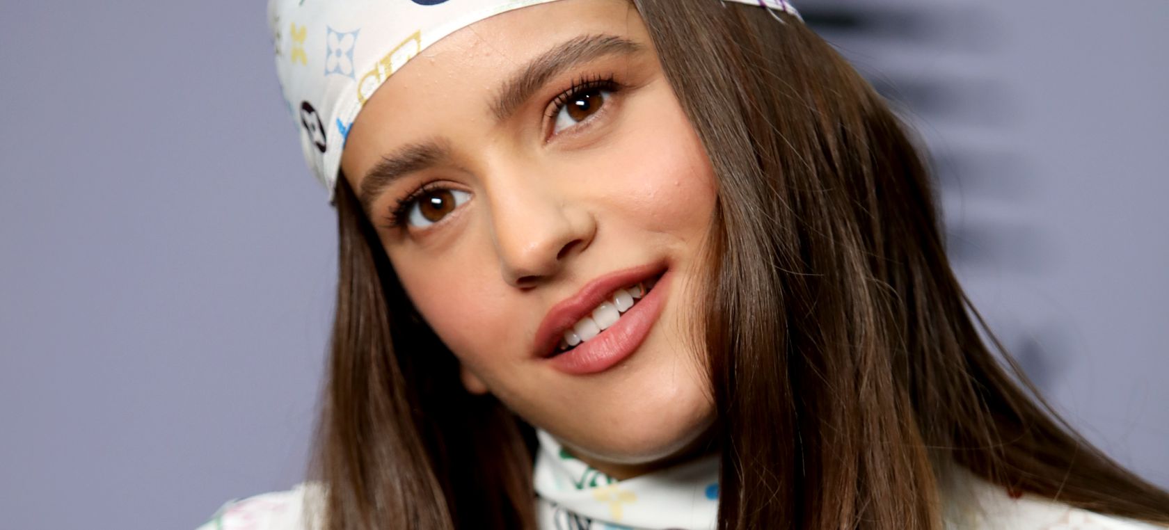 Rosalía tiene el abrigo que todos quieren esta temporada Rosalía tiene el abrigo que todos quieren esta temporada