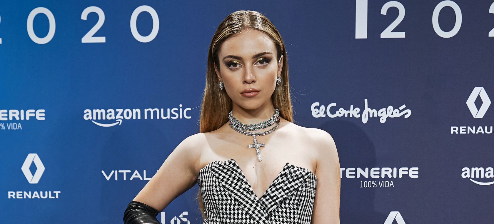 Ana Mena, Maluma, BTS, Nil Moliner... ¿Cuál será el último Nº1 de 2020? Ana Mena, Maluma, BTS, Nil Moliner... ¿Cuál será el último Nº1 de 2020?