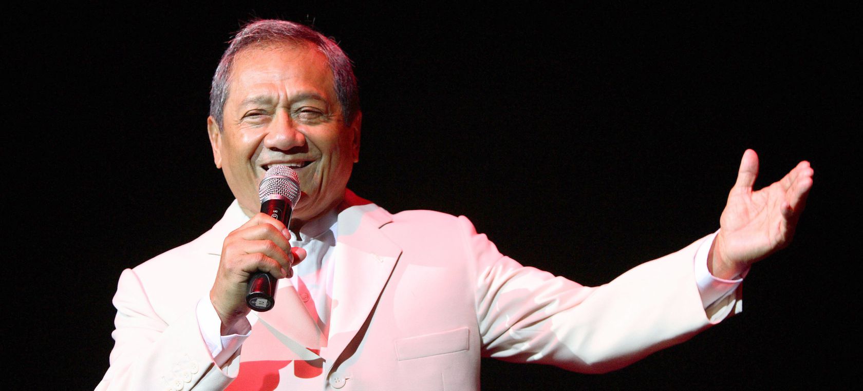 Muere por coronavirus el cantautor mexicano Armando Manzanero Muere por coronavirus el cantautor mexicano Armando Manzanero