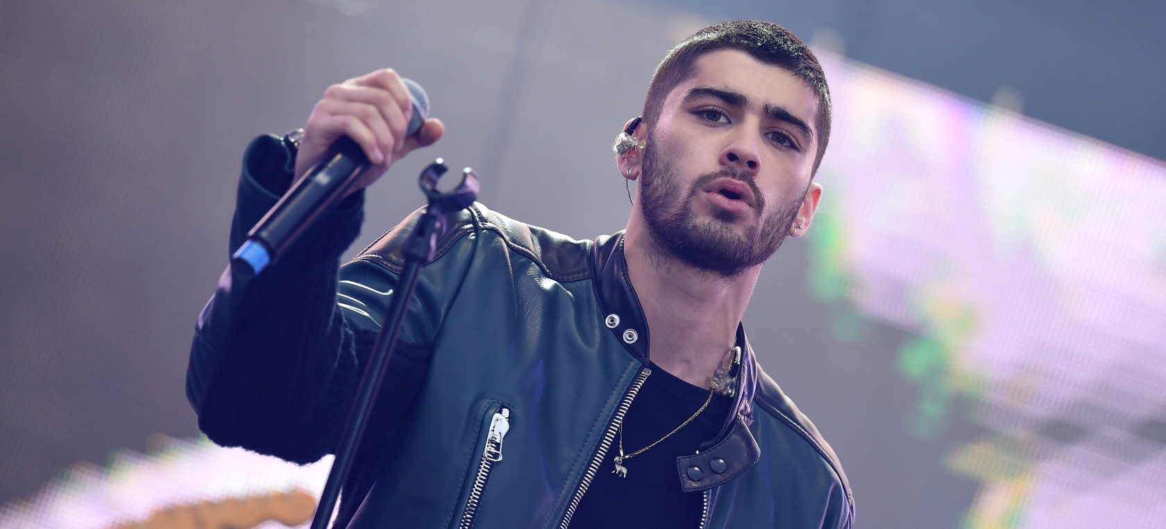 Zayn, Nia, Taylor Swift y Myke Towers llenan el 2021 de ritmo con sus nuevas canciones Zayn, Nia, Taylor Swift y Myke Towers llenan el 2021 de ritmo con sus nuevas canciones