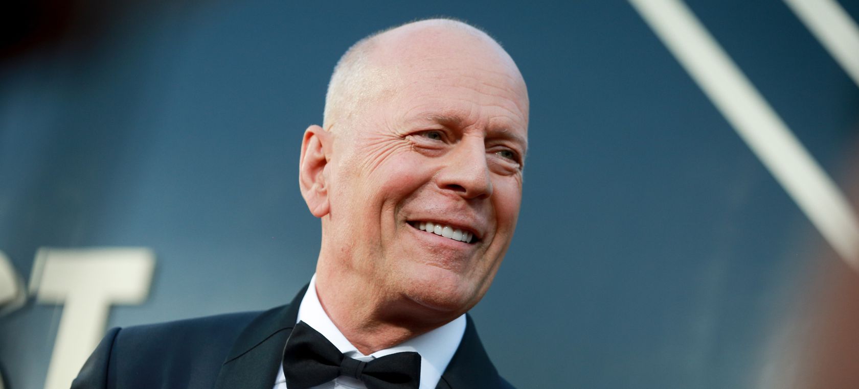 Bruce Willis, echado de una farmacia por negarse a llevar la mascarilla Bruce Willis, echado de una farmacia por negarse a llevar la mascarilla