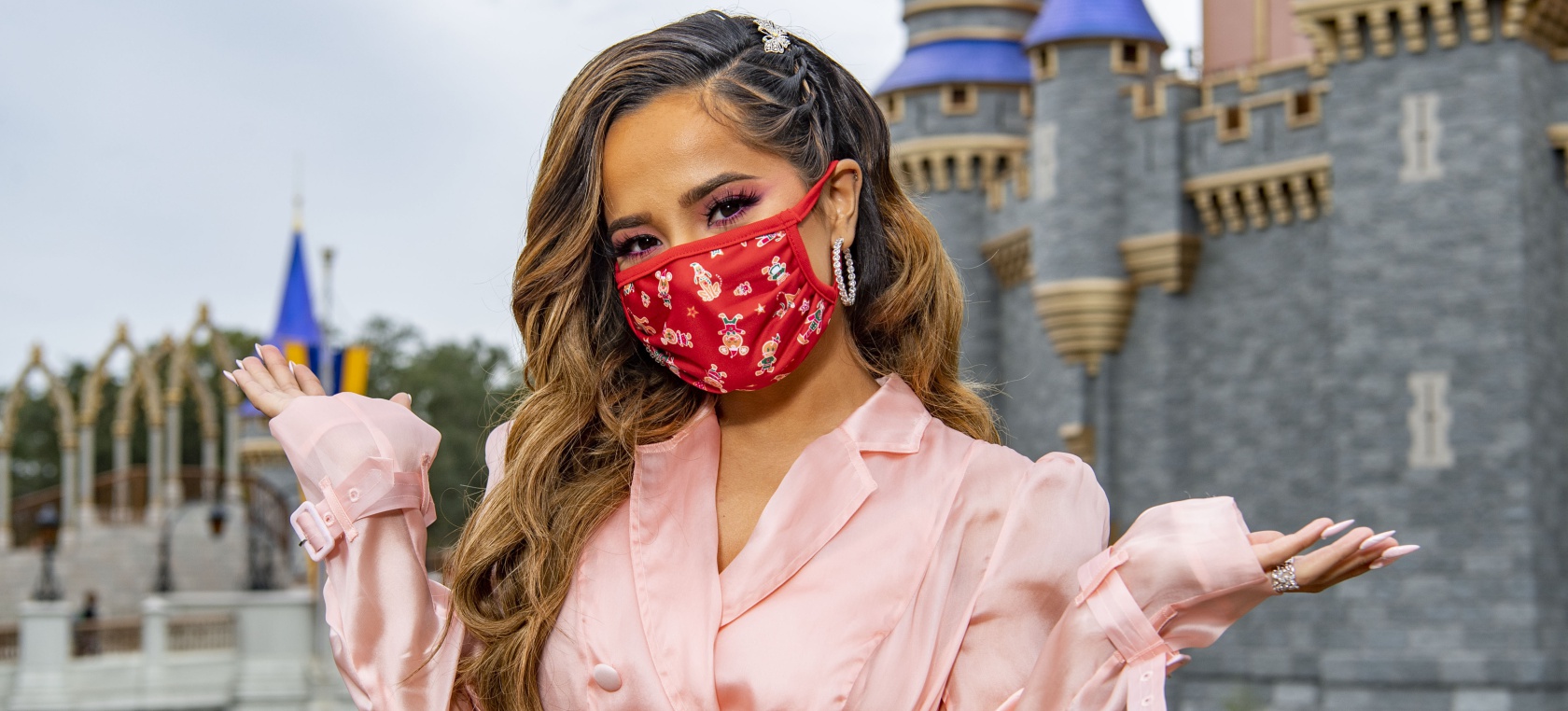 Becky G desvela qué es lo que le ayuda a relajarse Becky G desvela qué es lo que le ayuda a relajarse