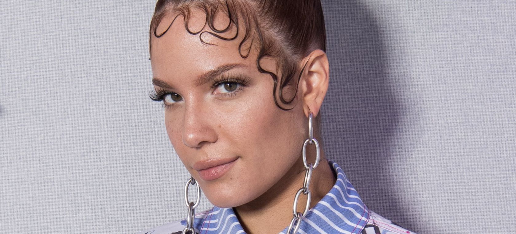 Halsey sorprende al mundo anunciando su embarazo Halsey sorprende al mundo anunciando su embarazo