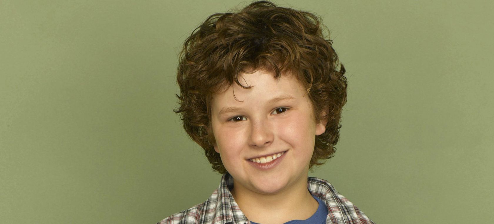 Nolan Gould, el “pequeño” Luke Dunphy de ‘Modern Family’, reaparece con un físico escultural Nolan Gould, el “pequeño” Luke Dunphy de ‘Modern Family’, reaparece con un físico escultural