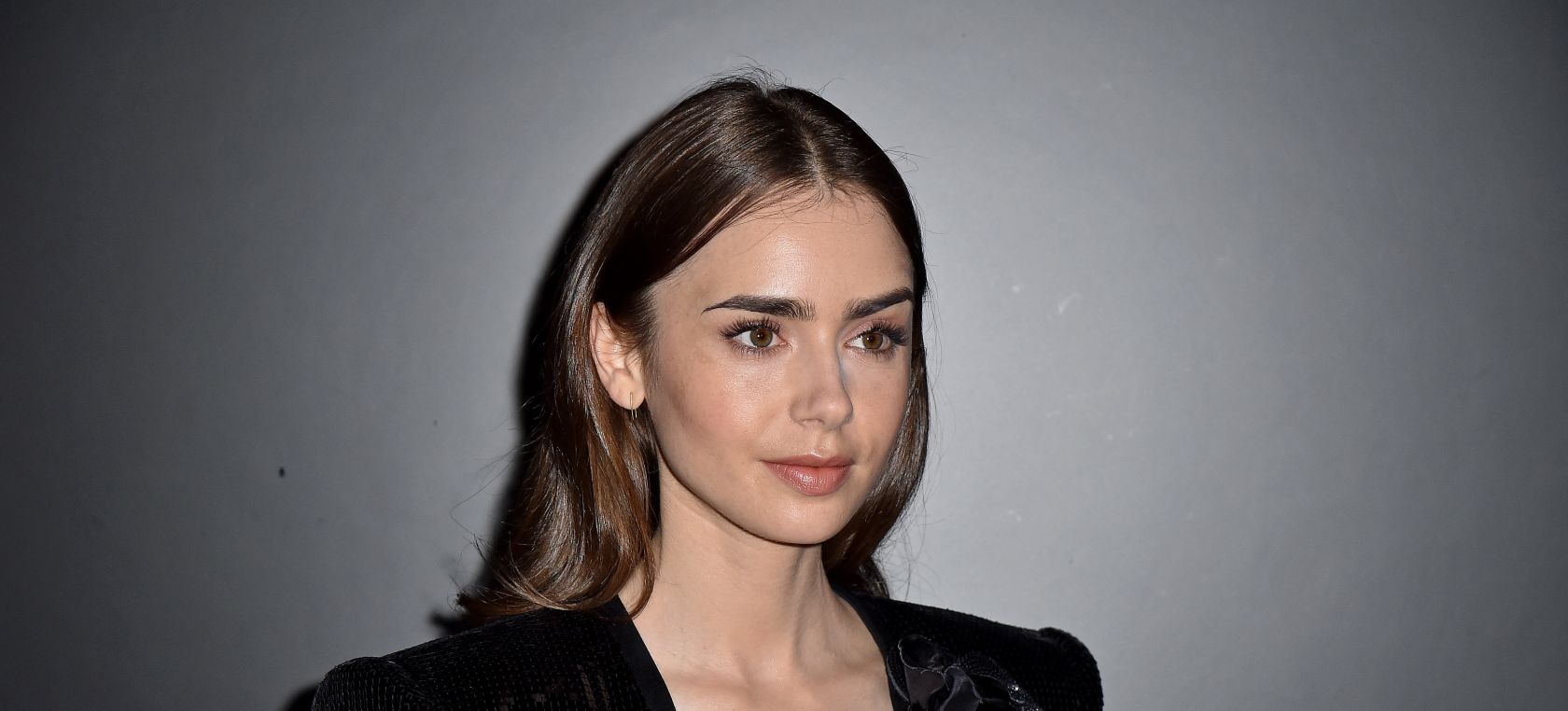 Lily Collins comparte una foto de niña y todos se fijan en lo mismo: el color de su pelo Lily Collins comparte una foto de niña y todos se fijan en lo mismo: el color de su pelo