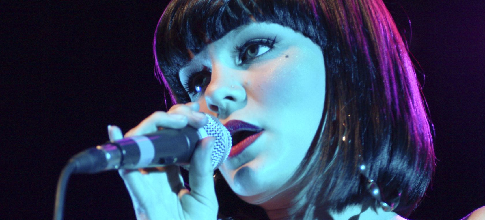 Jessie J actúa en Londres en 2008 Jessie J actúa en Londres en 2008