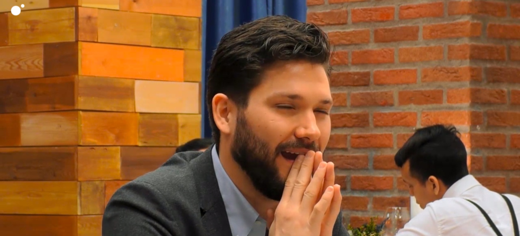Un joven católico va a ‘First Dates’, bendice al caudillo y dice que el feminismo es “satánico” Un joven católico va a ‘First Dates’, bendice al caudillo y dice que el feminismo es “satánico”