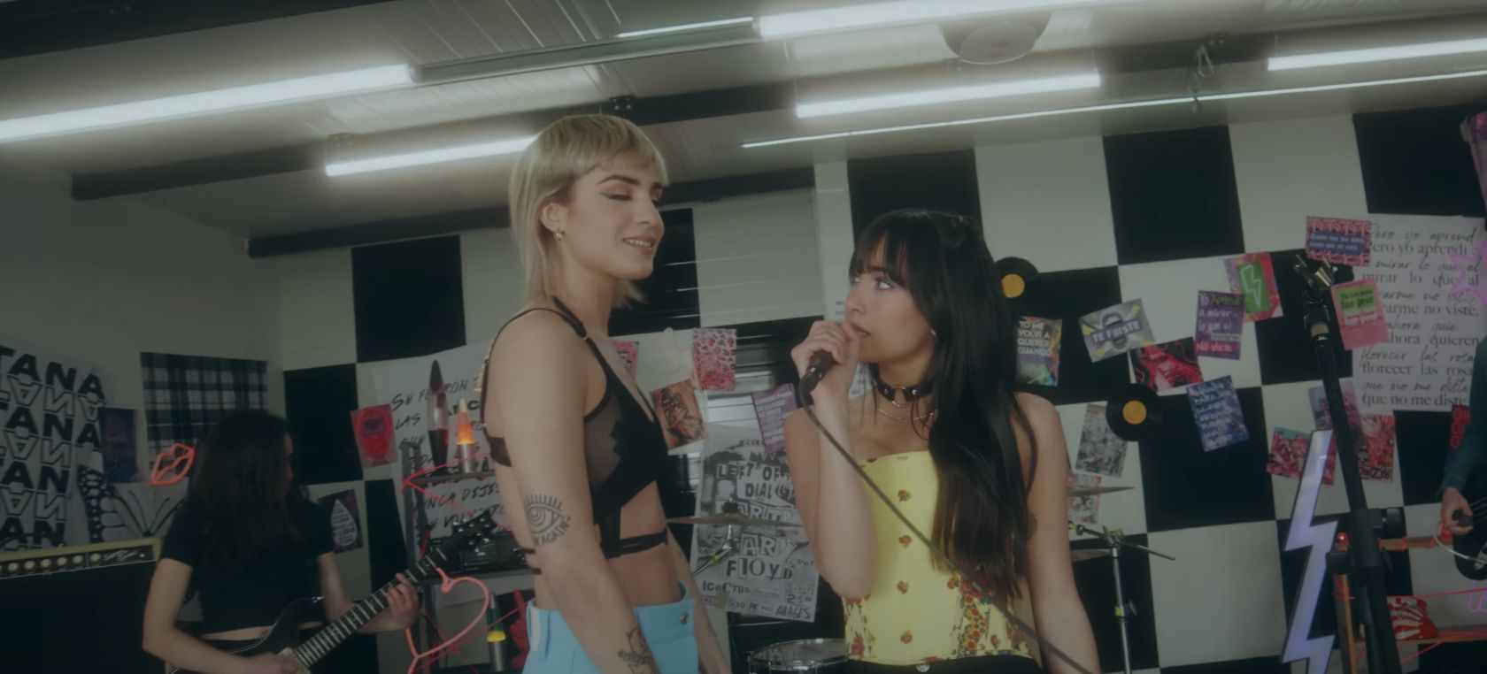 Aitana y Natalia Lacunza rompen con todo en el videoclip de ‘Cuando Te Fuiste’ Aitana y Natalia Lacunza rompen con todo en el videoclip de ‘Cuando Te Fuiste’