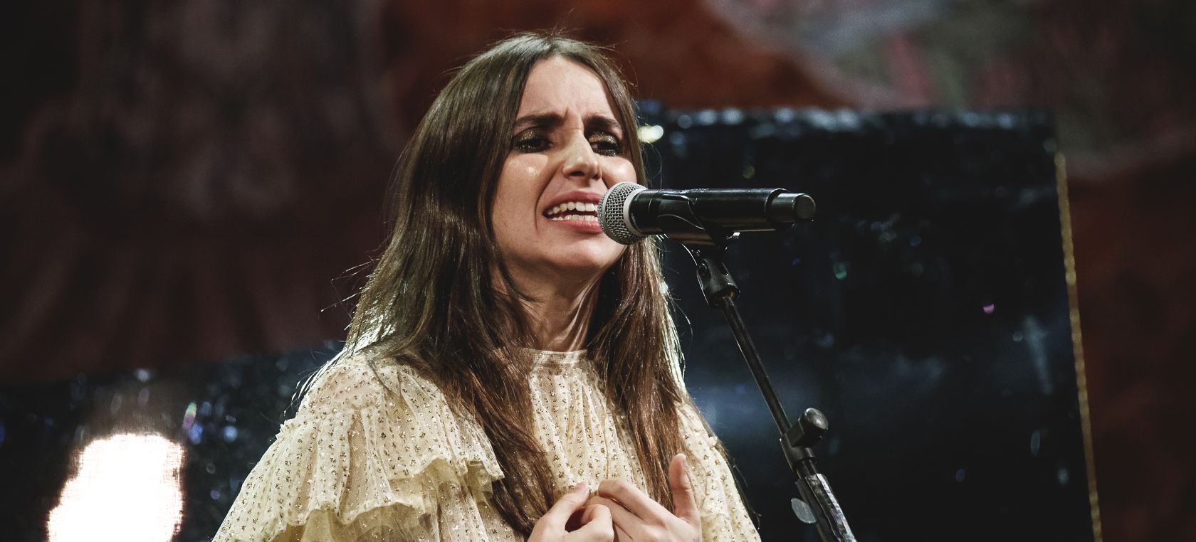 Zahara desvela la razón por la que ha llamado ‘PUTA’ a su nuevo álbum Zahara desvela la razón por la que ha llamado ‘PUTA’ a su nuevo álbum