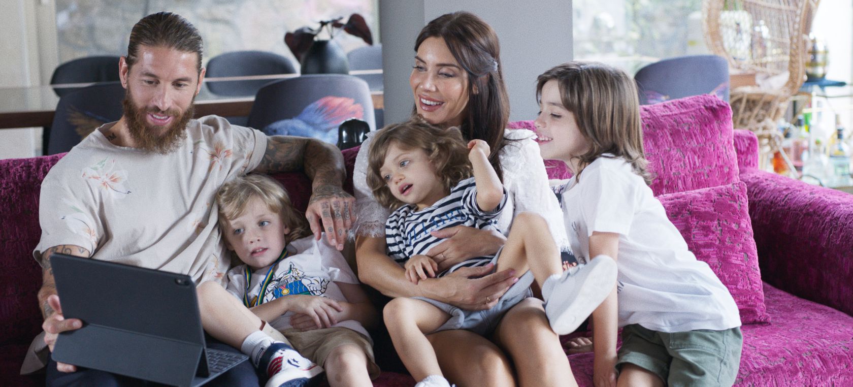 Amazon lanza el tráiler del documental sobre Sergio Ramos con la aparición de Pilar Rubio e Iker Casillas Amazon lanza el tráiler del documental sobre Sergio Ramos con la aparición de Pilar Rubio e Iker Casillas