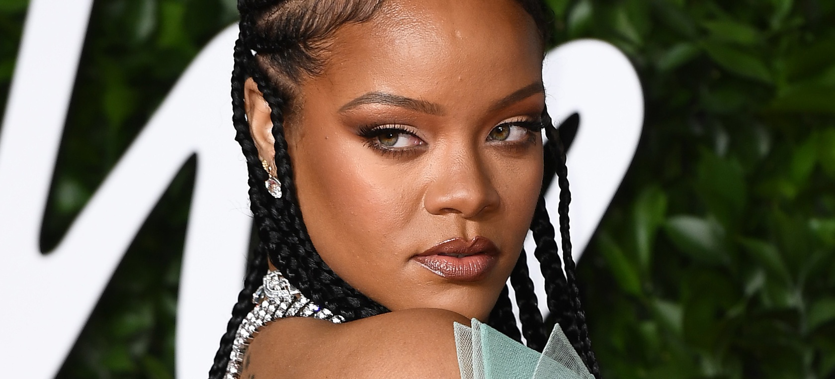 Ahora sí que sí: Rihanna se prepara para un lanzamiento musical Ahora sí que sí: Rihanna se prepara para un lanzamiento musical