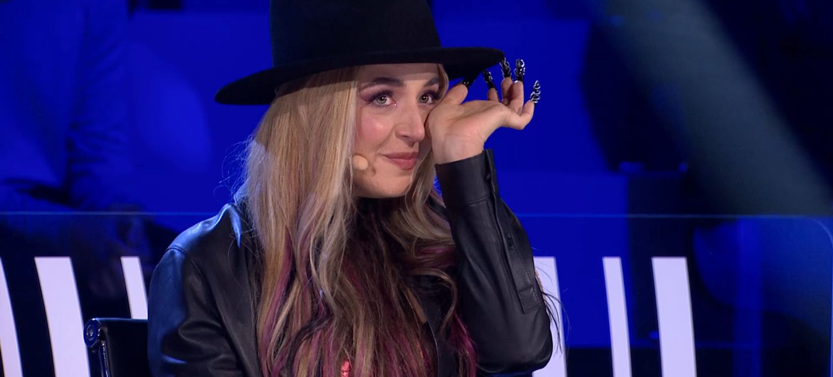Implacable y entre lágrimas: Así ha sido el debut de Lola Índigo como capitana en ‘The Dancer’ Implacable y entre lágrimas: Así ha sido el debut de Lola Índigo como capitana en ‘The Dancer’