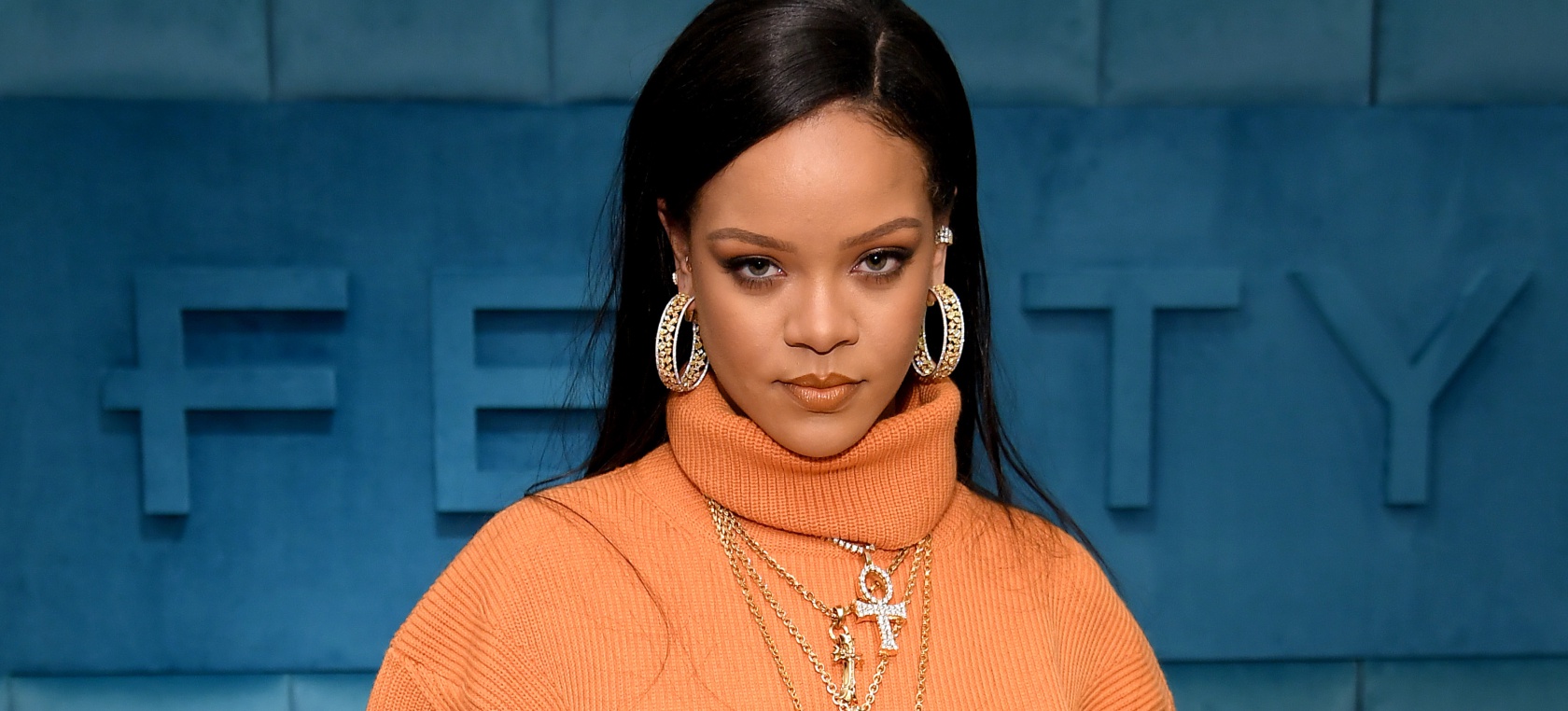 Esto es lo que pasa cuando te encuentras a Rihanna en una manifestación y no la reconoces Esto es lo que pasa cuando te encuentras a Rihanna en una manifestación y no la reconoces