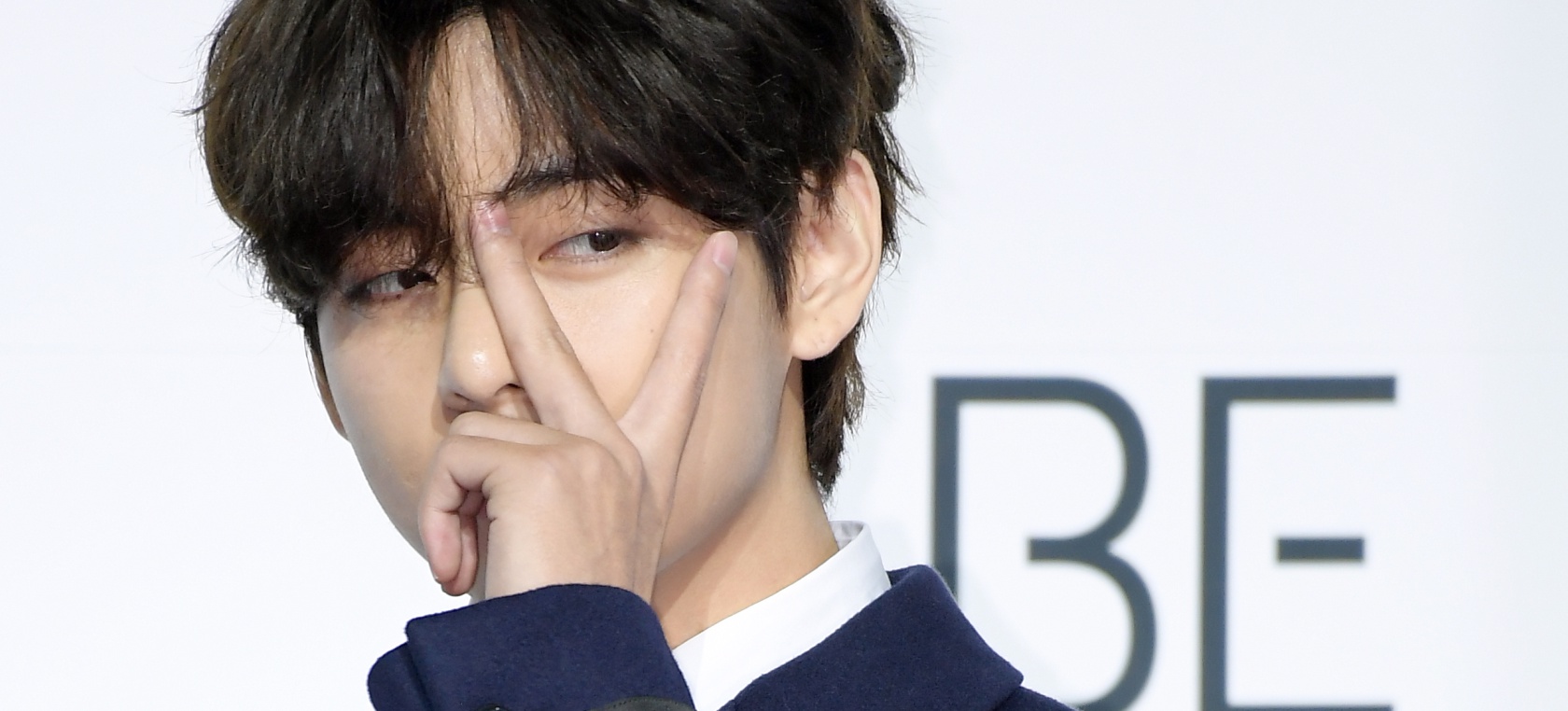 V, miembro de BTS, comparte un adelanto de su nueva canción V, miembro de BTS, comparte un adelanto de su nueva canción