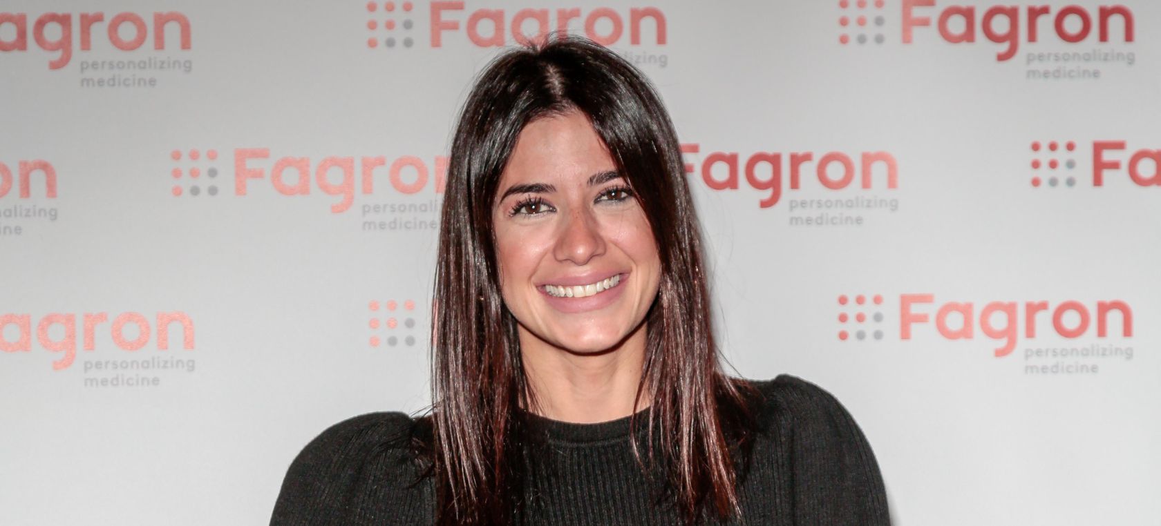 Ares Teixidó presenta a su novia con esta foto e Instagram la censura: “Surrealista” Ares Teixidó presenta a su novia con esta foto e Instagram la censura: “Surrealista”