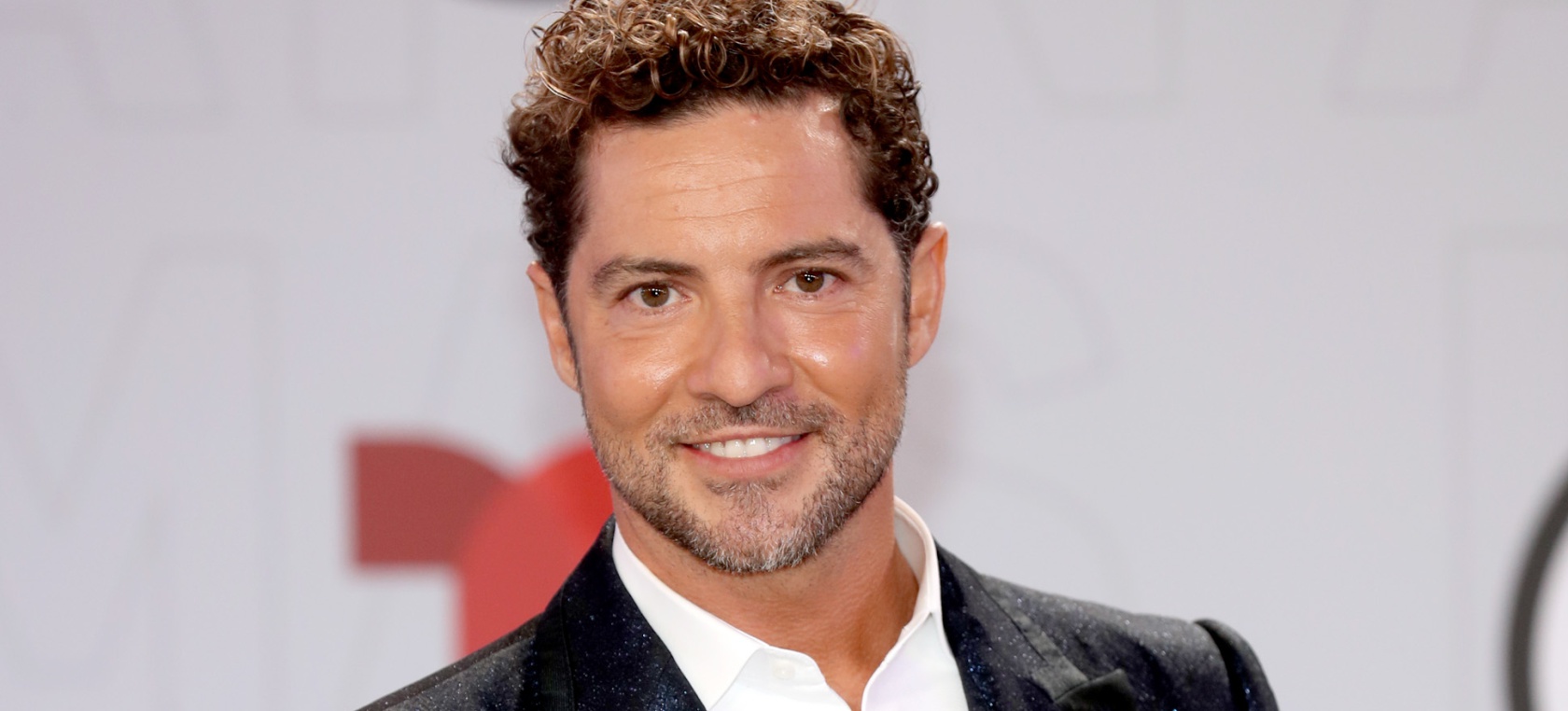 David Bisbal se atreve con el ballet junto a su hija Ella: “Sé que no me sale...” David Bisbal se atreve con el ballet junto a su hija Ella: “Sé que no me sale...”