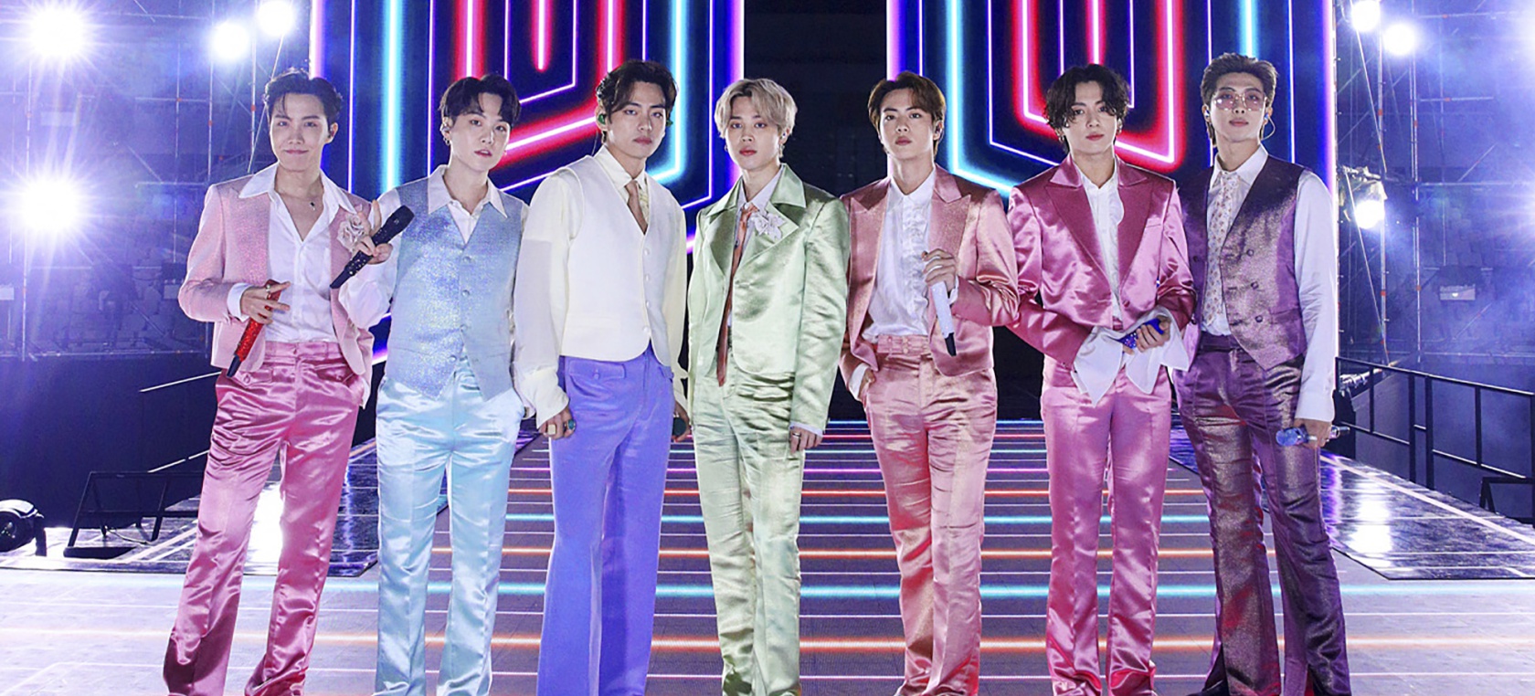 Los chicos de BTS hablan de la xenofobia, el amor, el servicio militar obligatorio y el futuro del grupo Los chicos de BTS hablan de la xenofobia, el amor, el servicio militar obligatorio y el futuro del grupo