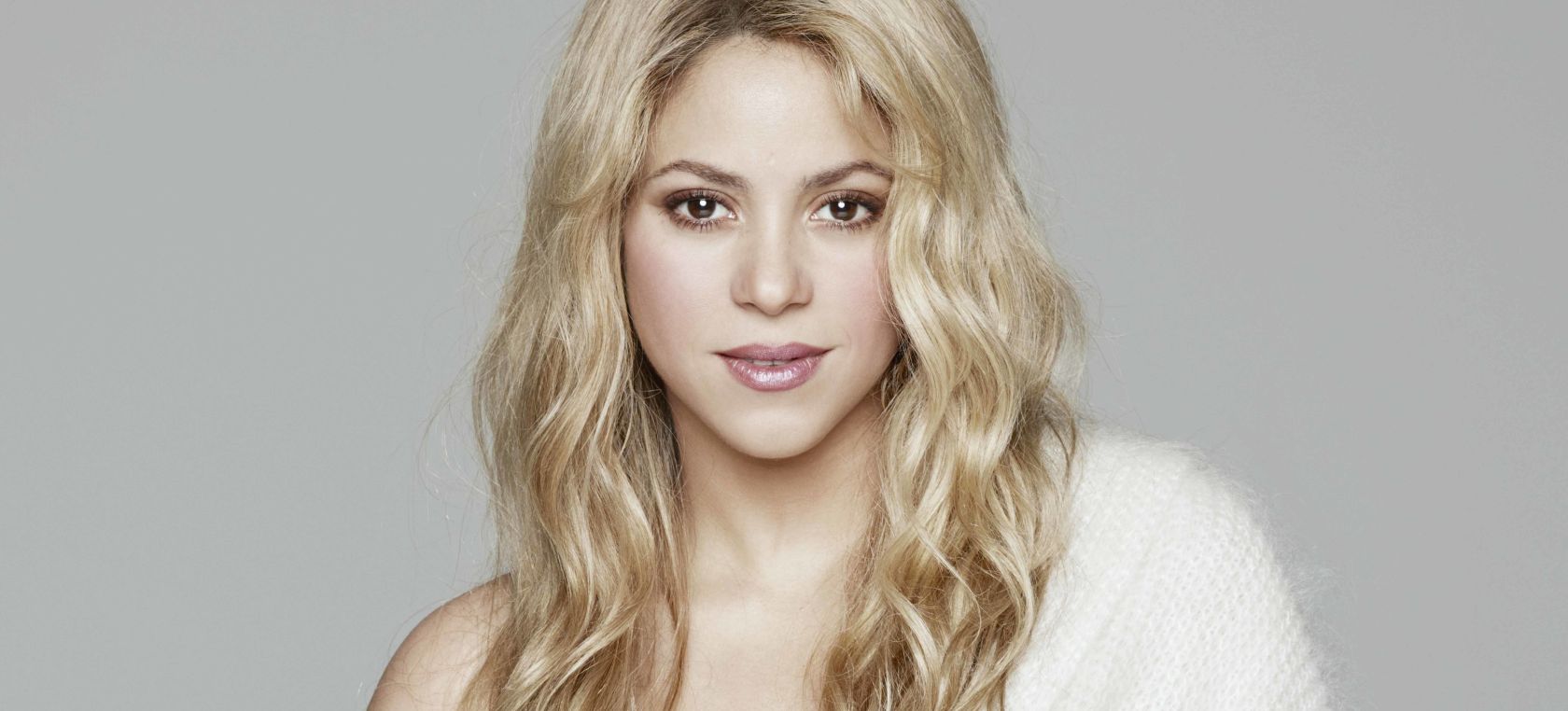 Shakira vuelve al estudio con el productor y la compositora de Dua Lipa Shakira vuelve al estudio con el productor y la compositora de Dua Lipa