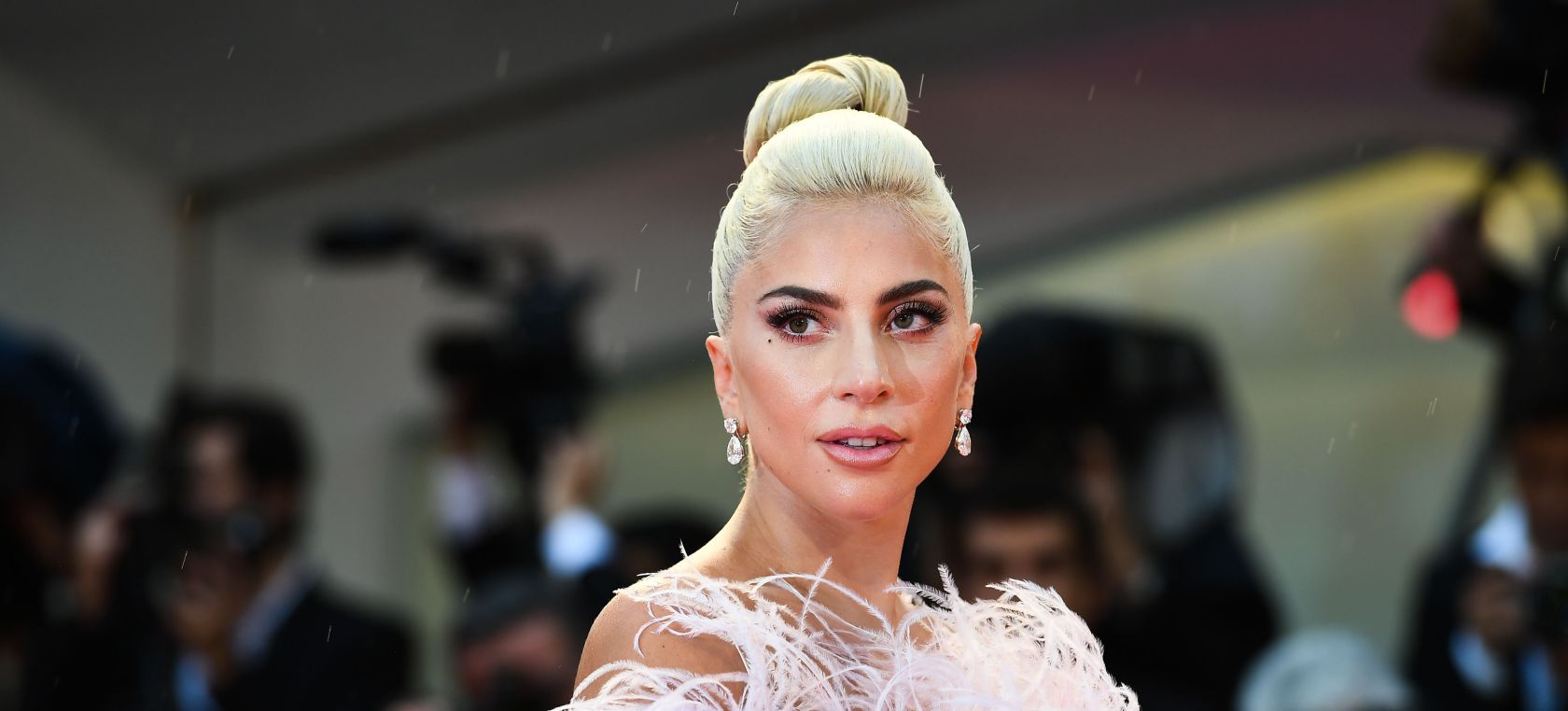 Lady Gaga tiene el bikini tipo tanga perfecto para este verano Lady Gaga tiene el bikini tipo tanga perfecto para este verano