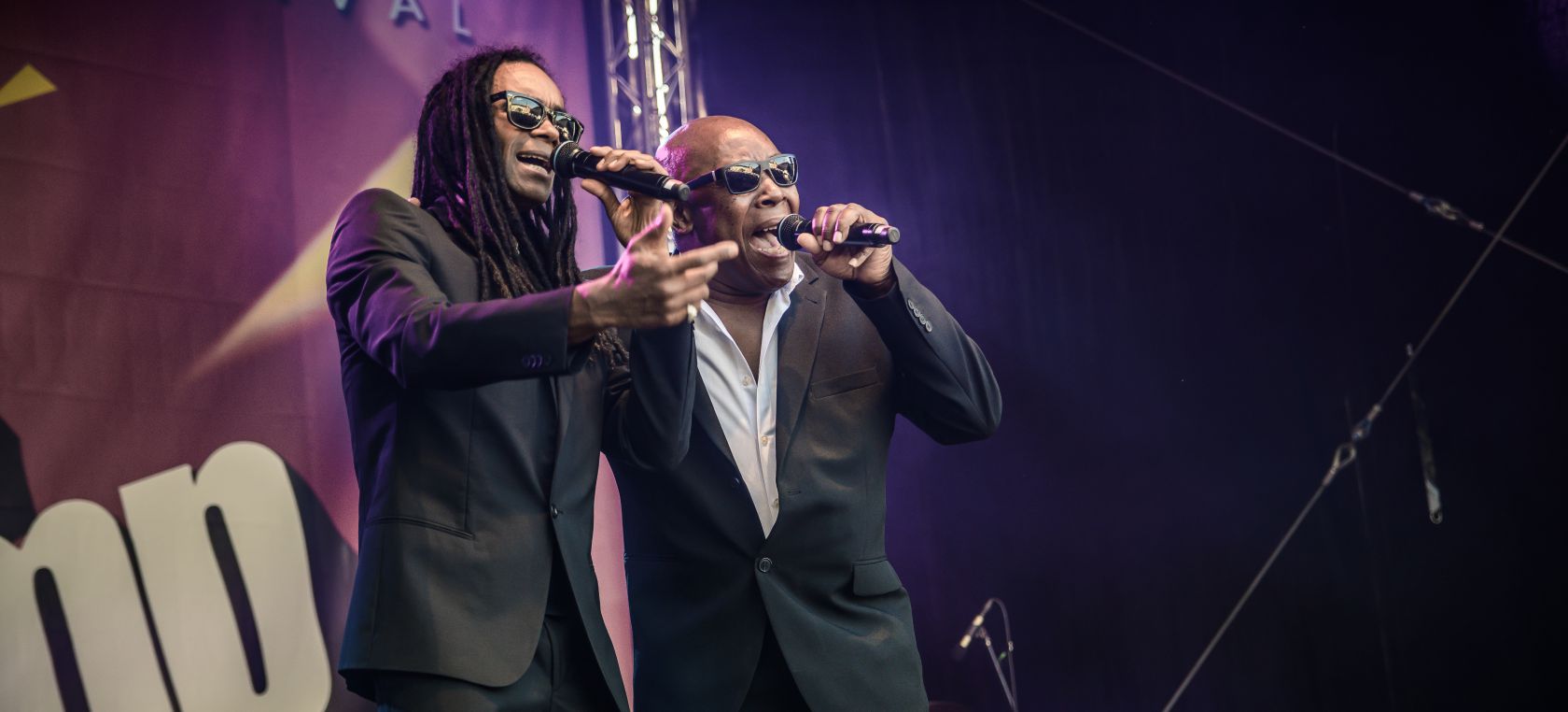 Muere John Davis, la verdadera voz de Milli Vanilli, por coronavirus Muere John Davis, la verdadera voz de Milli Vanilli, por coronavirus