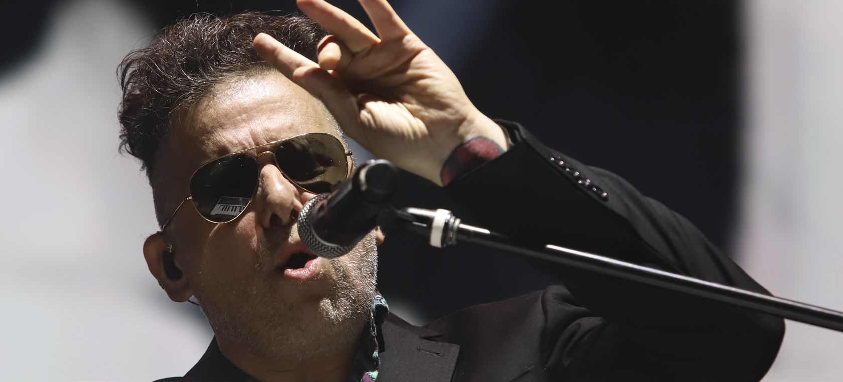 Todas las colaboraciones de Andrés Calamaro en 'Dios los cría': de Julio Iglesias a Alejandro Sanz Todas las colaboraciones de Andrés Calamaro en 'Dios los cría': de Julio Iglesias a Alejandro Sanz