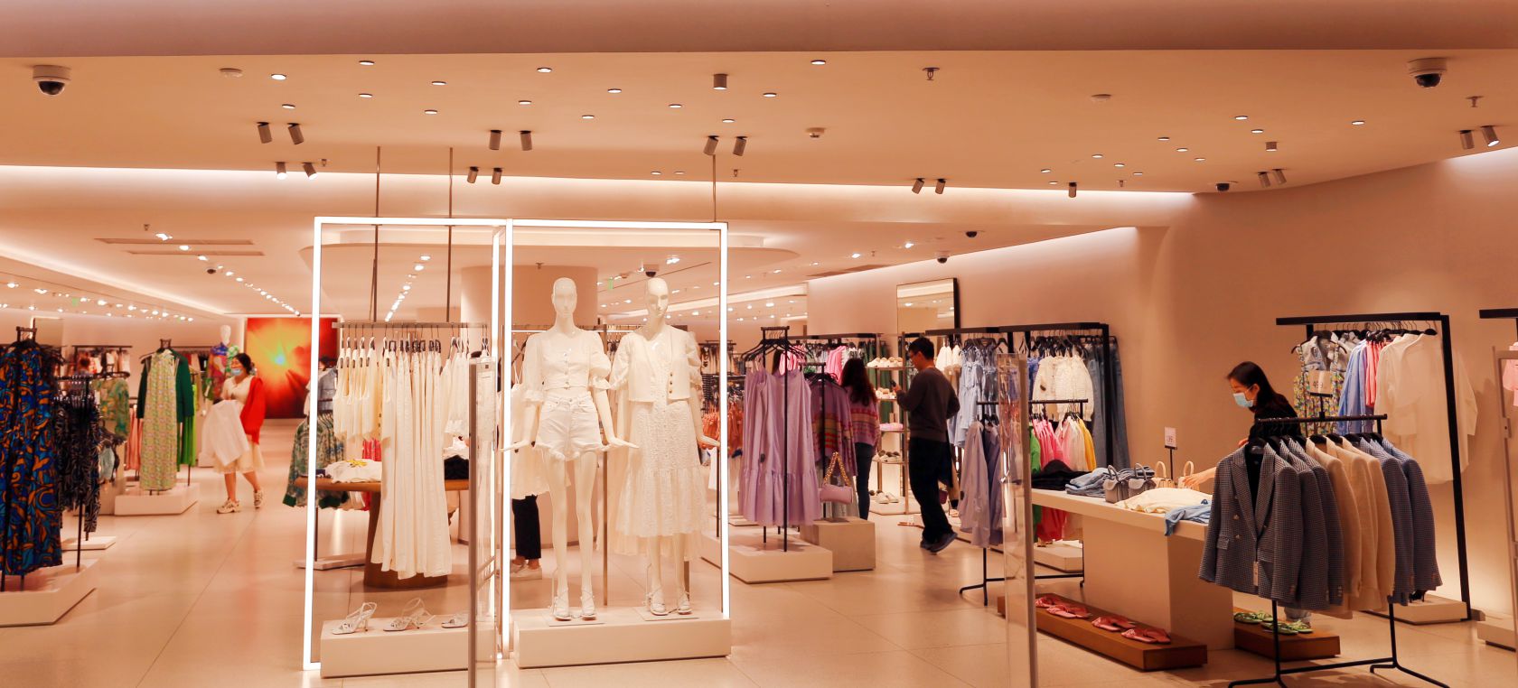 ¿Cuándo empiezan las rebajas de verano de Zara, Mango, El Corte Inglés y las demás firmas de moda este 2021? ¿Cuándo empiezan las rebajas de verano de Zara, Mango, El Corte Inglés y las demás firmas de moda este 2021?