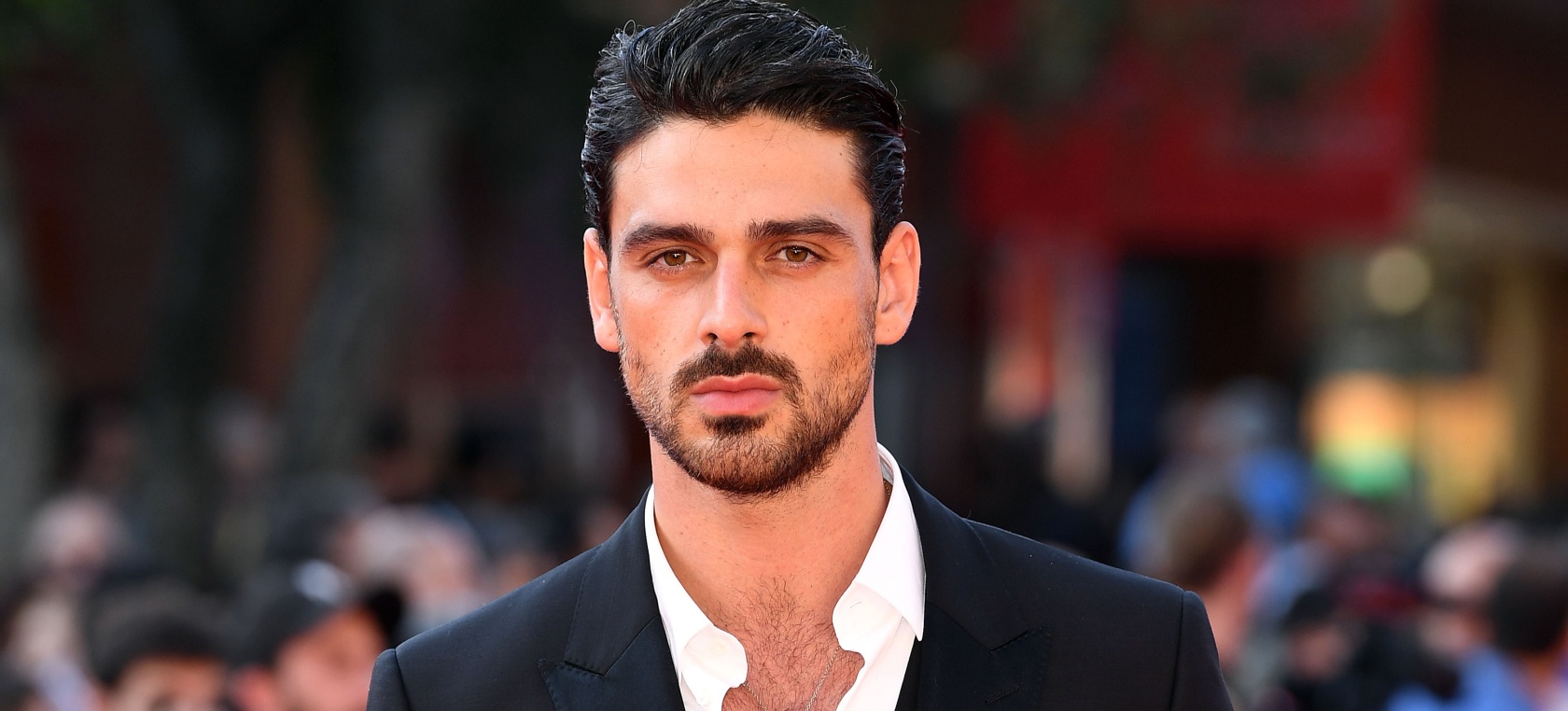 Michele Morrone responde a los rumores: ¿es homosexual? Michele Morrone responde a los rumores: ¿es homosexual?