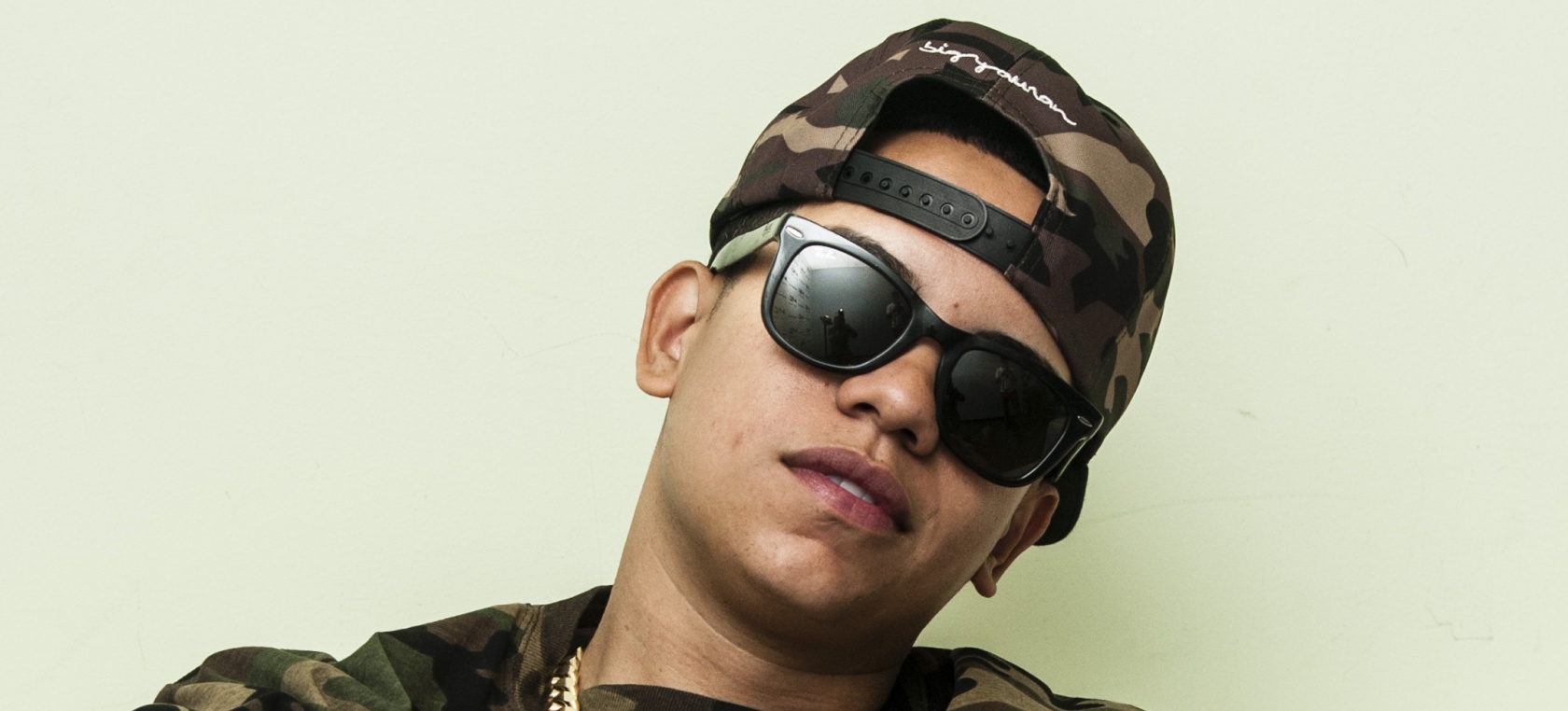 J Alvarez se pone lujurioso con ‘Luz prendía’, su último single J Alvarez se pone lujurioso con ‘Luz prendía’, su último single