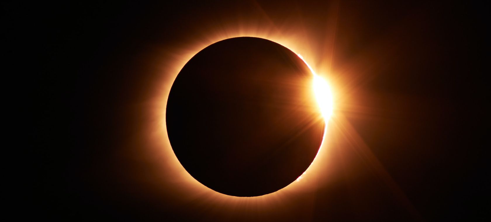 El próximo 10 de junio llega el primer eclipse solar del año y podrá verse desde España El próximo 10 de junio llega el primer eclipse solar del año y podrá verse desde España