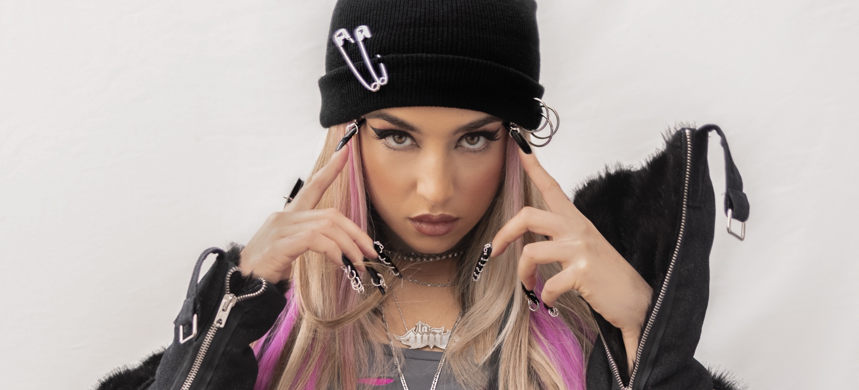 Lola Índigo, Ana Mena, J Balvin, Mau y Ricky y Danna Paola nos llenan de ritmos con sus nuevas canciones Lola Índigo, Ana Mena, J Balvin, Mau y Ricky y Danna Paola nos llenan de ritmos con sus nuevas canciones