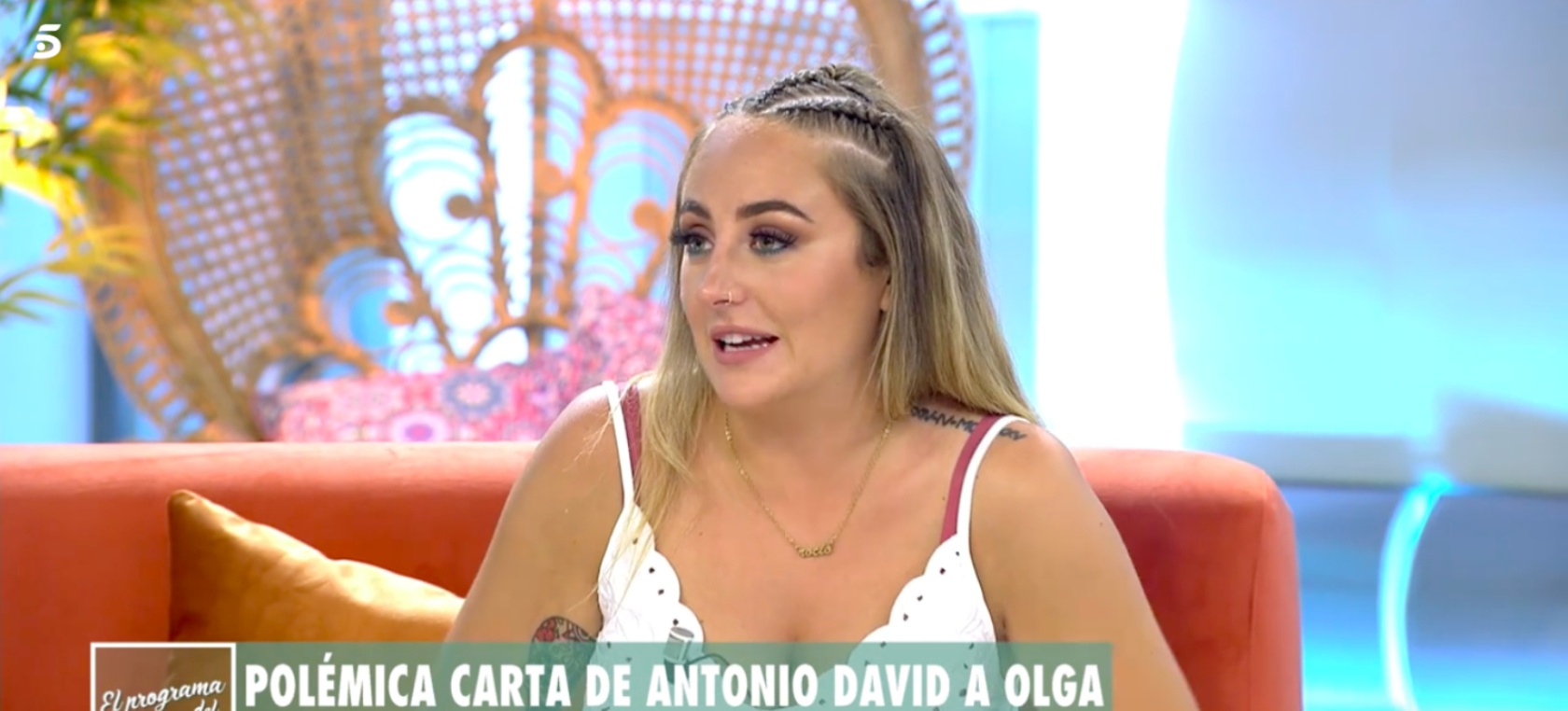 Rocío Flores opina sobre la frase “no tiene coño” que le dedicó su madre a Olga Moreno Rocío Flores opina sobre la frase “no tiene coño” que le dedicó su madre a Olga Moreno